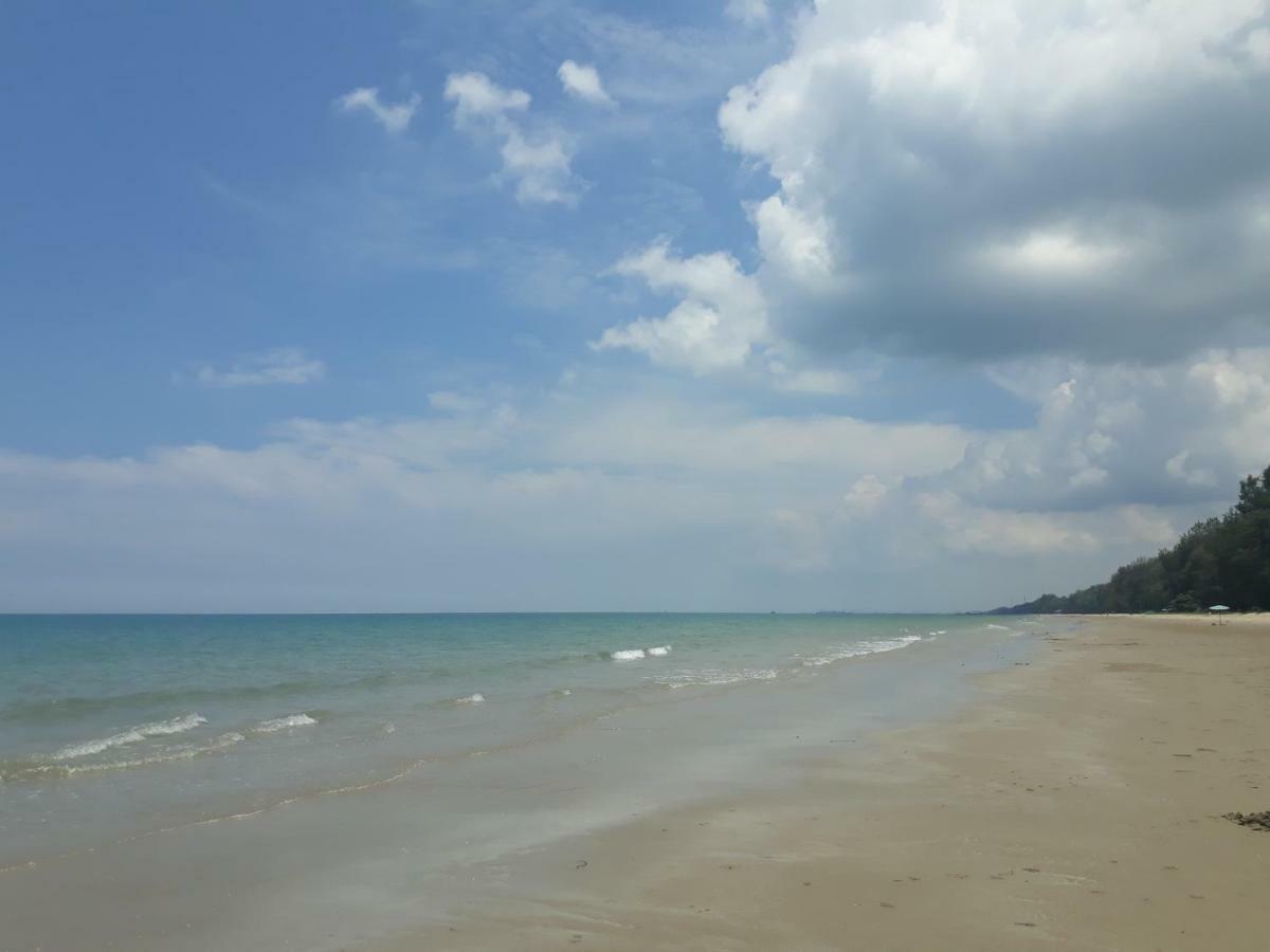 Mae Rampung Beach House Rayong Exterior foto